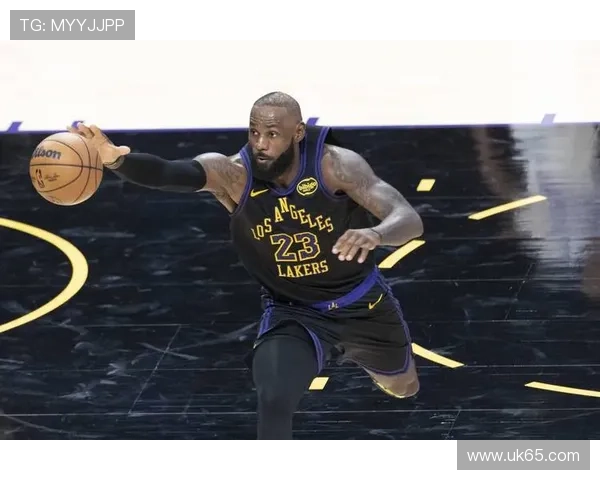 [NBA]詹姆斯反击妙传 戴维斯跟进暴扣终结.